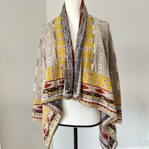 Freeway Southwestern Flyaway Cardigan Sweater
In a size XSmall - Picture 3 of 11